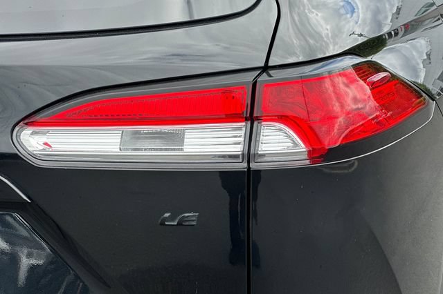Certified 2022 Toyota Corolla Cross LE w/ Moonroof Package FWD image 32
