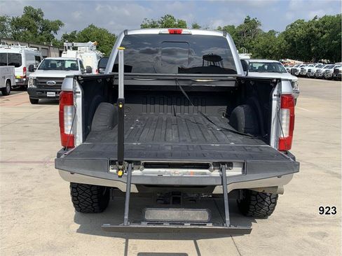 Used 2017 Ford F250 Lariat w/ Lariat Ultimate Package AWD/4WD image 12