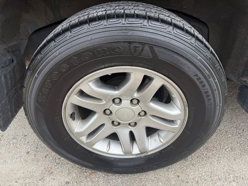 Used 2006 Toyota Sequoia SR5 image 8