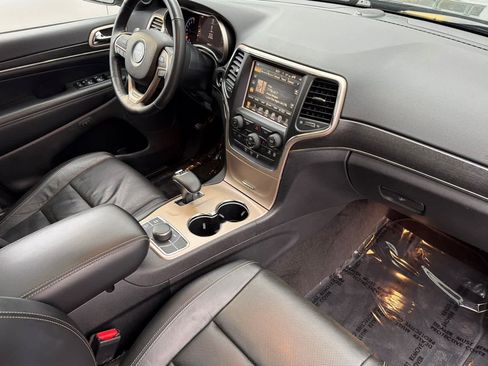 Used 2015 Jeep Grand Cherokee Limited w/ Luxury Group II image 18
