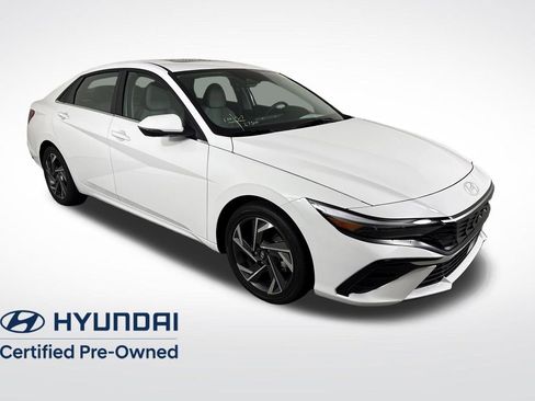 Used 2025 Hyundai Elantra Limited FWD image 1