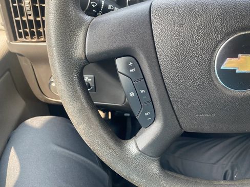 Used 2018 Chevrolet Express 3500 w/ Driver Convenience Package RWD image 13