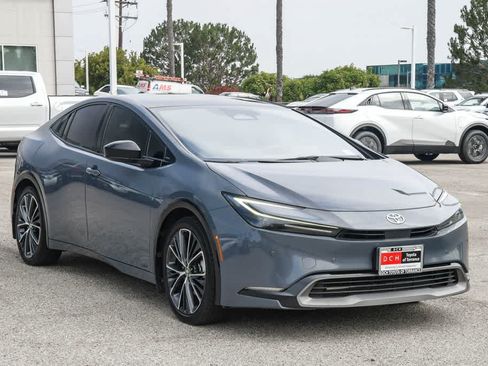 Used 2024 Toyota Prius XLE AWD/4WD image 3