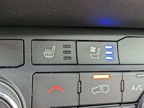 Used 2024 Dodge Durango R/T RWD image 25