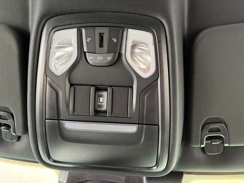 Used 2022 RAM 1500 Big Horn AWD/4WD image 11