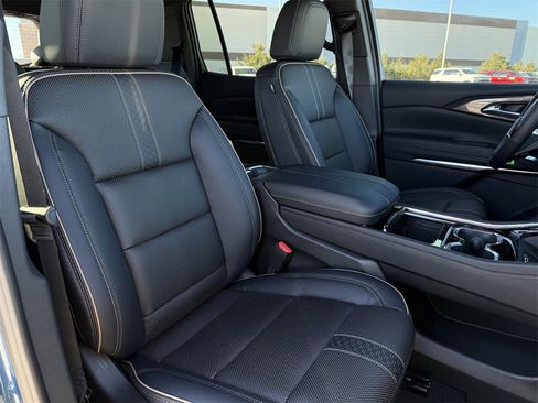 New 2026 Chevrolet Traverse High Country image 25