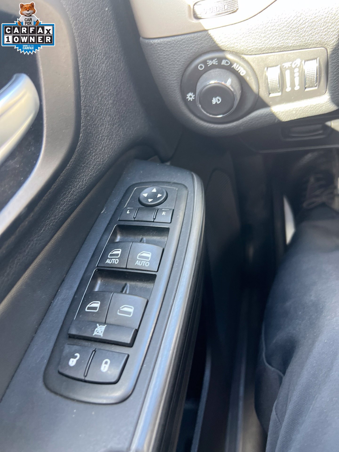 Used 2015 Jeep Cherokee Limited FWD image 26