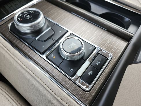 Used 2023 Ford Expedition Max Limited image 14