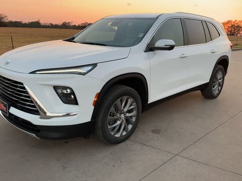 New 2026 Buick Enclave Preferred w/ Power Package image 5