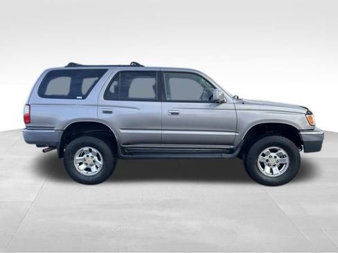 Used 2001 Toyota 4Runner SR5 image 8