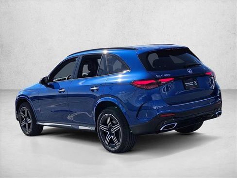 Used 2025 Mercedes-Benz GLC 300 image 9
