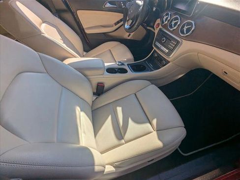 Used 2019 Mercedes-Benz GLA 250 image 18