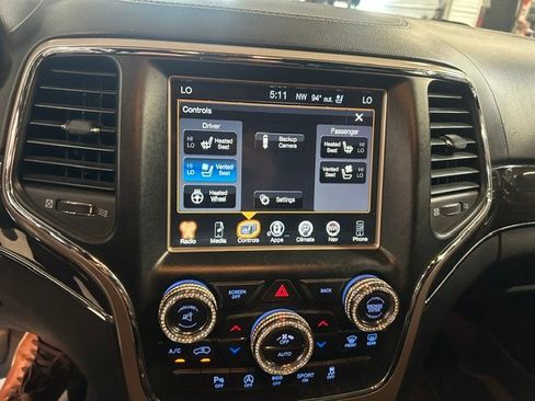 Used 2017 Jeep Grand Cherokee Overland AWD/4WD image 42