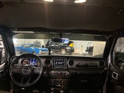 Used 2022 Jeep Wrangler Unlimited Sport image 26