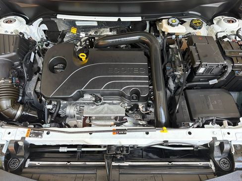 Used 2024 Chevrolet Equinox LT FWD image 36