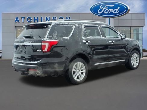 Used 2018 Ford Explorer XLT w/ Equipment Group 202A image 5