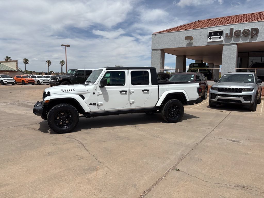 Used 2022 Jeep Gladiator Sport AWD/4WD image 1