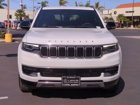 Used 2024 Jeep Wagoneer L Series III w/ Flexible Seating Group image 2