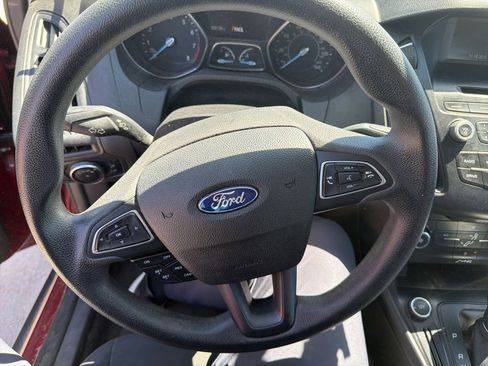 Used 2016 Ford Focus SE FWD image 13