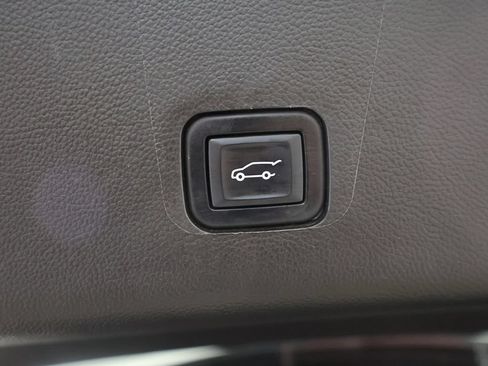 Used 2023 Chevrolet Traverse RS AWD/4WD image 24