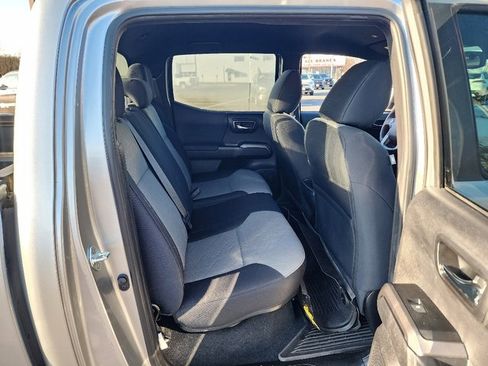 Used 2023 Toyota Tacoma TRD Sport image 14