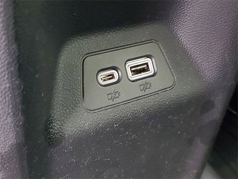 Certified 2023 Buick Envision Essence image 12