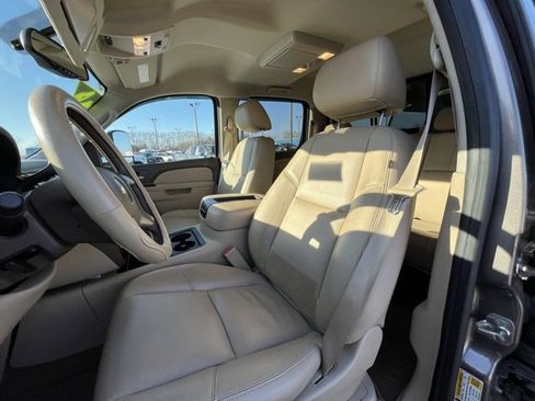 Used 2014 Chevrolet Silverado 2500 LTZ w/ LTZ Plus Package image 12