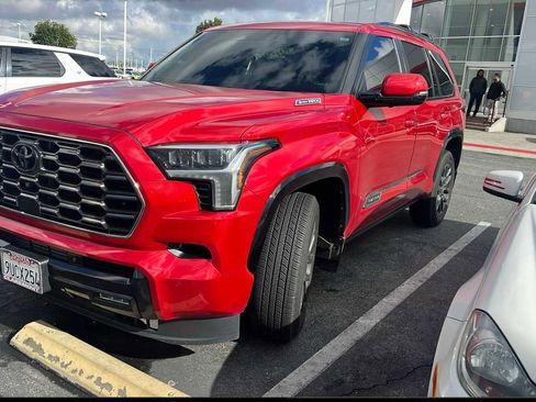 Used 2025 Toyota Sequoia Platinum w/ Tow Technology Package image 1