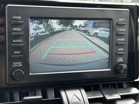 Used 2019 Toyota RAV4 XLE image 4