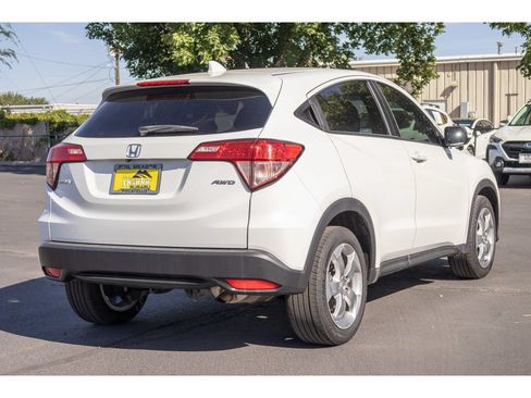 Used 2017 Honda HR-V EX image 3