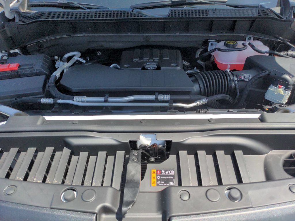 Used 2023 Chevrolet Silverado 1500 LT AWD/4WD image 29