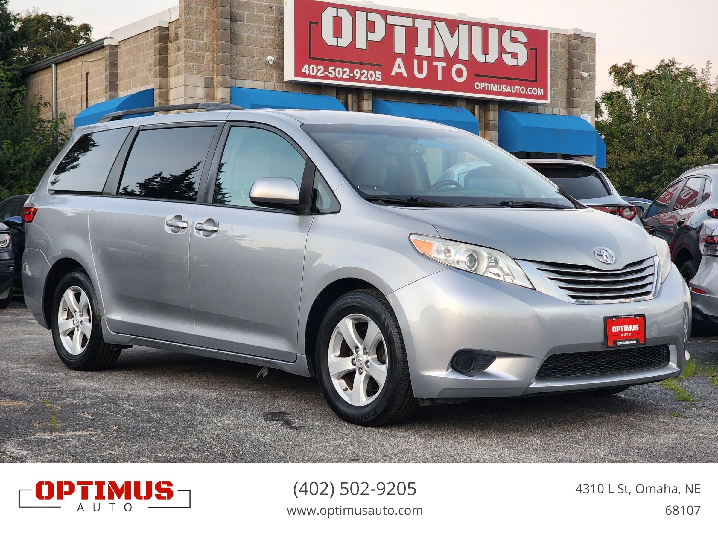 Used 2017 Toyota Sienna LE FWD image 1