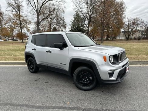 Used 2021 Jeep Renegade Sport image 2