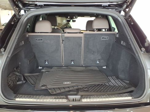 Used 2025 Audi Q5 Premium w/ Convenience Package AWD/4WD image 18