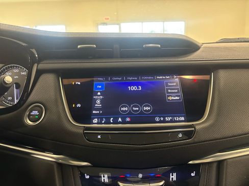 Used 2025 Cadillac XT5 Premium Luxury AWD/4WD image 37