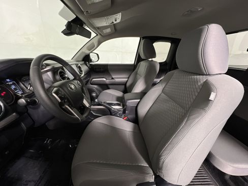 Used 2022 Toyota Tacoma SR5 w/ SR5 Appearance Package (SM) AWD/4WD image 13