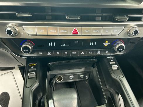 Certified 2023 Kia Telluride S w/ S Sunroof Package image 17