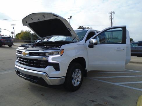 Used 2025 Chevrolet Silverado 1500 LT image 26