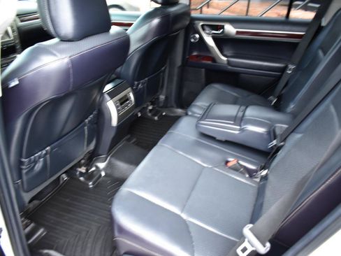 Used 2018 Lexus GX 460 Luxury AWD/4WD image 25