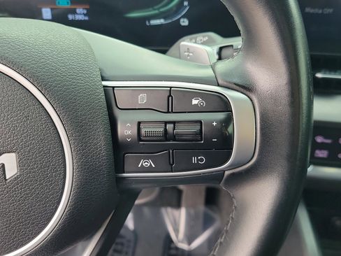 Used 2024 Kia Sportage EX image 8