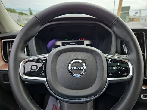 Certified 2023 Volvo XC60 B5 Plus w/ Climate Package AWD/4WD image 20