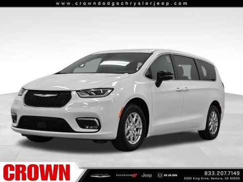 New 2025 Chrysler Pacifica Select image 1