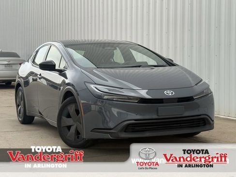 Used 2024 Toyota Prius LE image 1