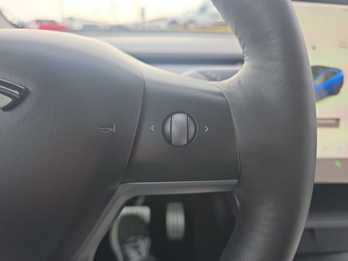 Used 2022 Tesla Model Y Performance image 21