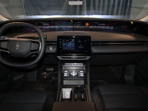 New 2026 Lincoln Nautilus Premier image 29