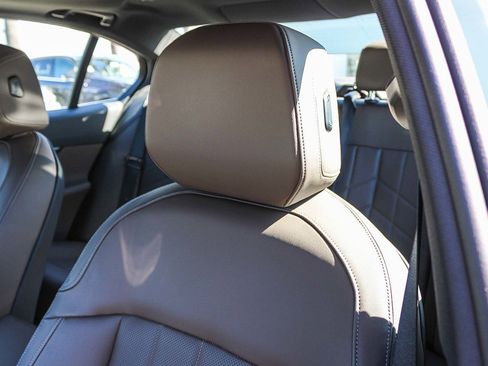 Used 2024 BMW 540i xDrive w/ Premium Package image 25