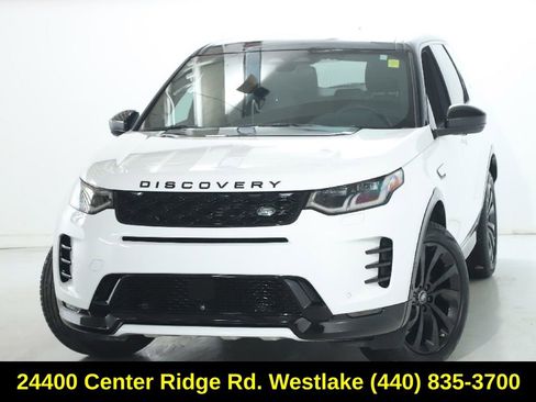 Used 2024 Land Rover Discovery Sport Dynamic SE image 3