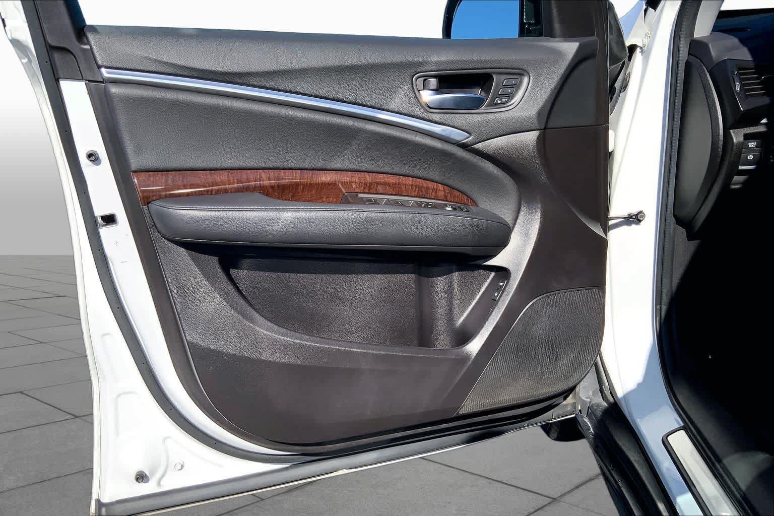 Used 2020 Acura MDX SH-AWD image 25