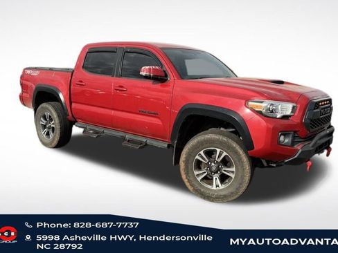 Used 2017 Toyota Tacoma TRD Sport w/ Tow Package image 2