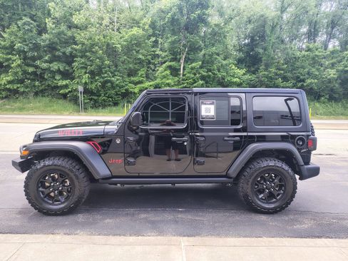 Used 2021 Jeep Wrangler Unlimited Sport AWD/4WD image 7